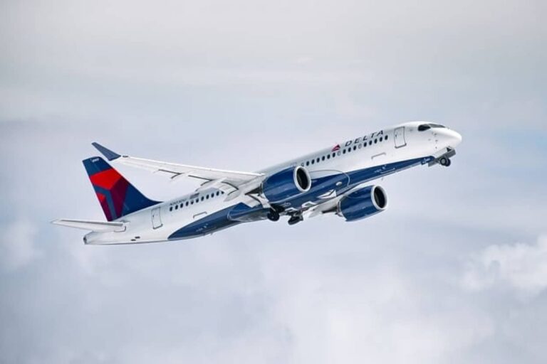 リアルバイオハザード事案。乗客の激しい下痢が機内を襲い飛行機が引き返す事態に