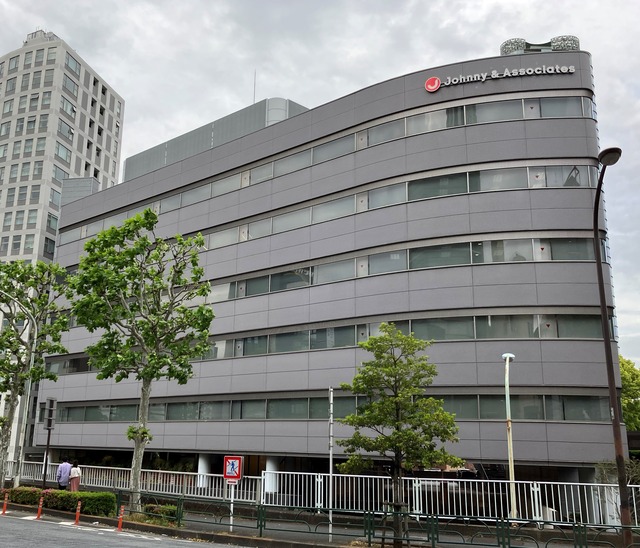 ジャニーズ会見の質問者「ヒトラー株式会社、スターリン株式会社は許されるんでしょうか？」社名に多くの人を不幸にしたジャニー喜多川さんの名前が使用されているのを揶揄する