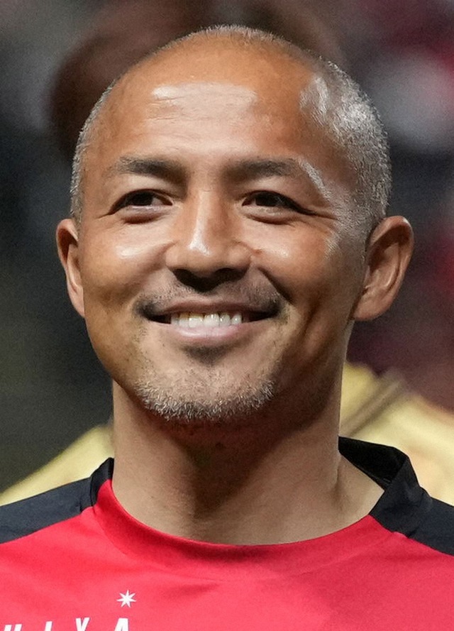 サッカーの小野伸二さん（44）引退表明