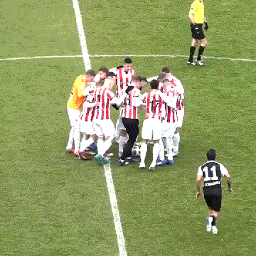 【GIF】天才「そうだ！サッカーって11人全員でボールを囲んでそのままゴールに突っ込めば良くね」→実行した結果ｗｗｗｗｗｗｗｗｗｗ