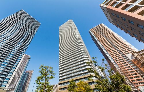 【画像】タワマンの避難訓練、あまりに地獄すぎるｗｗｗｗｗｗ　「金があるだけじゃなく、これをクリアしないと高層階に住めないのか」