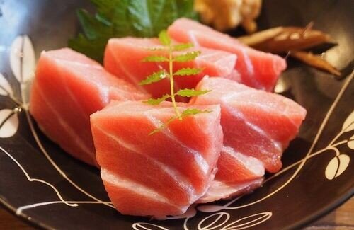 【動画】店主「天丼より先に刺身から食べて」 食レポアナ「お刺し身から先に食べた方がいい？」  店主「だから！😡」
