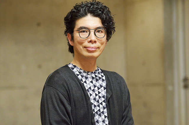 ラーメンズ・片桐仁が19歳の時のパスポート写真を公開し衝撃走る！！「そりゃ税関で止められるわ」