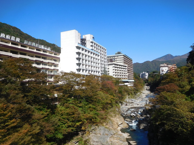 昭和くらいまでは温泉街だったのに、いま検索するとほとんど廃村みたいになってるとこ多くて悲しいな