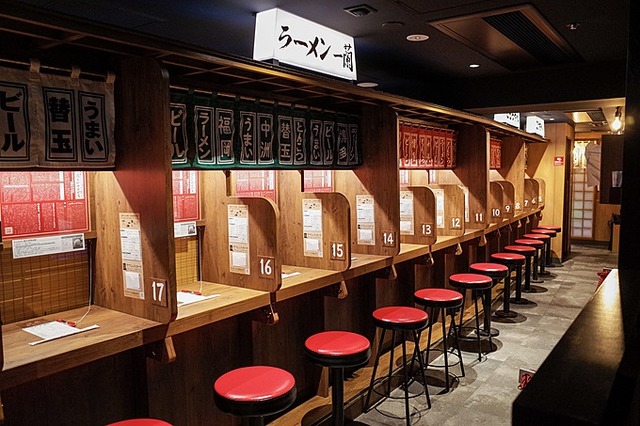 【画像】システムが優秀すぎるラーメン屋、一蘭