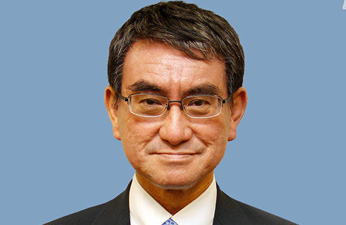 「河野太郎は中国籍」というデマツイートに本人が爆速で反応「フェイクニュースとわかって故意に拡散した場合、法的措置が取られることもあります」