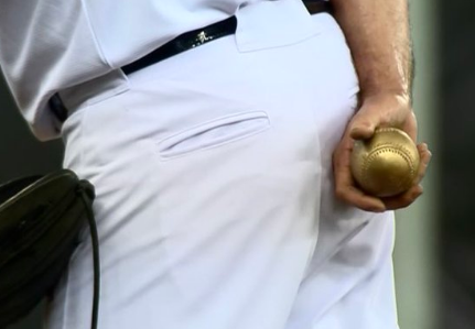 中東・南アジア野球リーグで、金色のボールを実装！ そのボールでホームランを打った場合、得点が2倍になるという独自ルール… これはありだと思う？