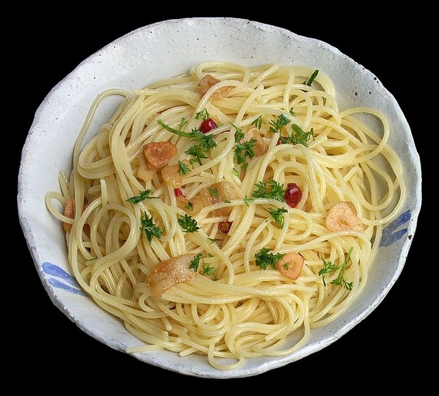 ヤマザキマリ「イタリアでは一生分の貧乏を体験させられた。よく食べていたパスタが、日本の高級イタリアンで1500円で振舞われていて…」ペペロンチーノ。あだ名は素パスタ。