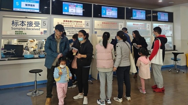 中国の子どもたちの間で謎の呼吸器疾患が増加　WHOが情報提供求める