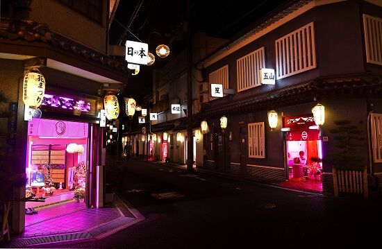 セクシー系VTuberのバーチャル展示会、どっかの風俗街みたいだと話題にｗｗｗｗｗｗｗ