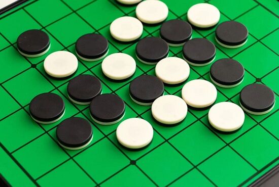 オセロ、長年の研究でついに「完璧な手を打ち続けた結果」が判明する　勝敗はまさかの結果に