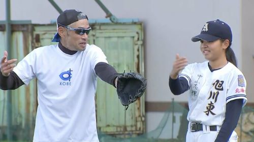 イチローさん、高校生への指導で勢い余って窓ガラスを破壊してしまうｗｗｗｗｗ