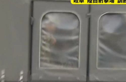 陸自候補生の小銃乱射事件があった陸自射撃場で訓練再開 → 自衛隊員がマスコミに中指を立てる仕草をしたと話題に