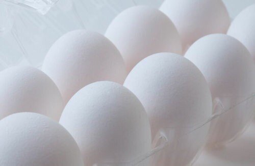 【ヤバイ】専門家「昨シーズン並に鳥インフルエンザが全国的に流行した場合、今シーズンは380円まで値上げする可能性がある」