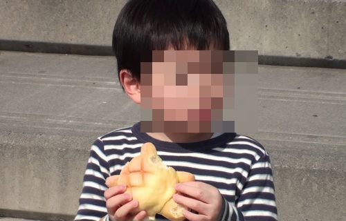 【動画】伝説の『子供がトンビにカメパンぬすまれた』動画、11年越しにまさかの続編が公開ｗｗｗｗｗ　当時の子供は◯◯◯に