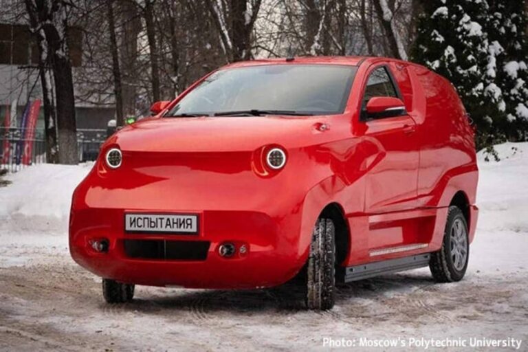 ゆるキャラがすぎる。ロシア初の国産電気自動車のフォルムにネットが騒然