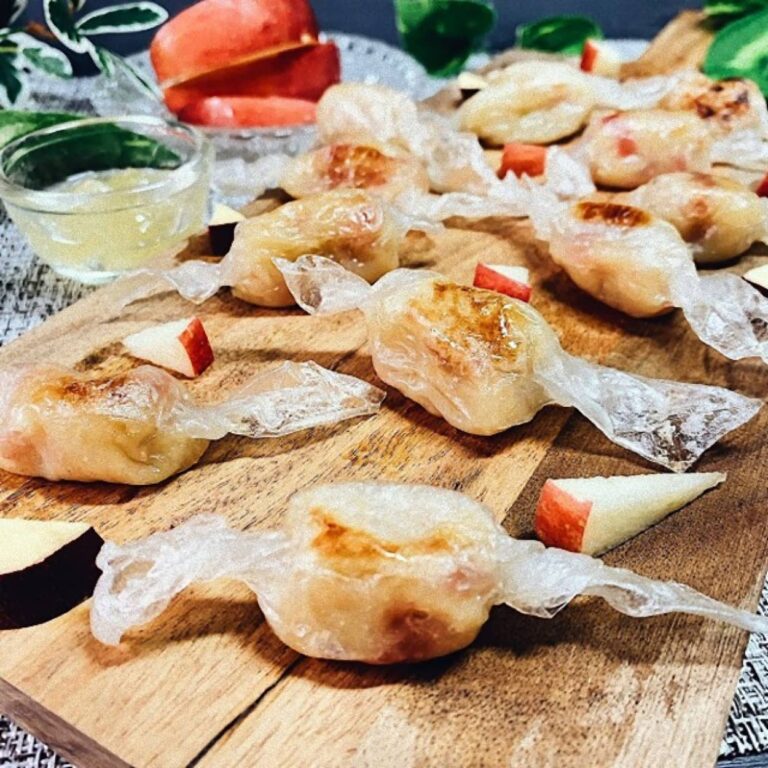 さつまいもとリンゴの絶妙のコラボ。ライスペーパー包んで焼く「ポテリンゴ菓子」の作り方