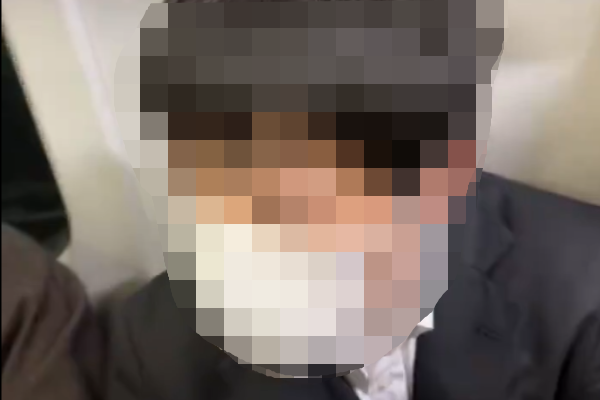 【動画】X民「老人を押し退けて優先席に座ったサラリーマンが指摘されて逆ギレしてた」ﾊﾟｼｬ→新たなミーム誕生へ