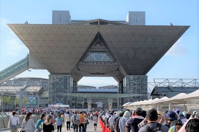 【C103】『コミケ103』2日間で約27万人が来場！！1日目の来場者数は14万人、2日目は13万人！