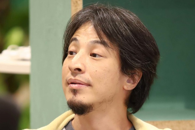 ひろゆき「『常識にとらわれない人』にならないと面白いことができない。自分は墓石も簡単に蹴る」