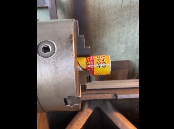 【動画】コーンポタージュの缶を機械でよく振ってお飲みしたｗｗｗｗｗ