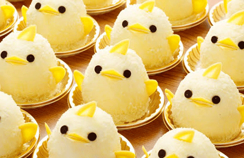 あまりに持ち運びが難しすぎるケーキを無事に家まで持ち帰る「ぴよりんチャレンジ」が激しすぎるｗｗｗｗｗ