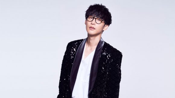 オーイシマサヨシが成人式と現在43歳同じ場所で撮った写真を公開 ⇒ あきらかに20歳のほうがｗｗｗｗｗｗ