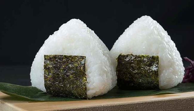 朝食でおにぎりだけ食べてる人、ヤバイぞ…