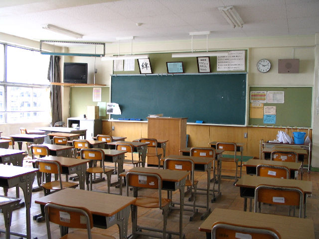 学校で社会に出てから必要な知識を教えないのは何故？