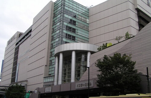 【地獄】京急百貨店上大岡店で客が💩を垂れ流し！警察沙汰になってしまう