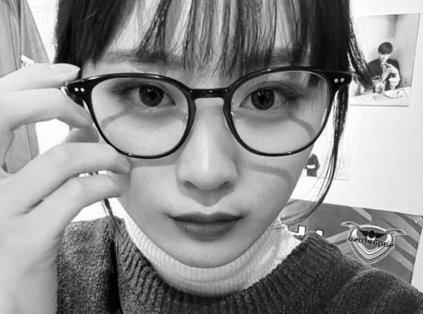 【悲報】SNSで人気だった自称25歳の美女起業家さん、最悪すぎる秘密がバレて終わるｗｗｗｗｗ