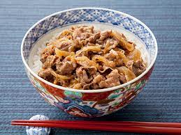10代女性から牛丼を奪い取り勝手に食べた挙句、抱き着いたとして消防局職員の30歳男を逮捕