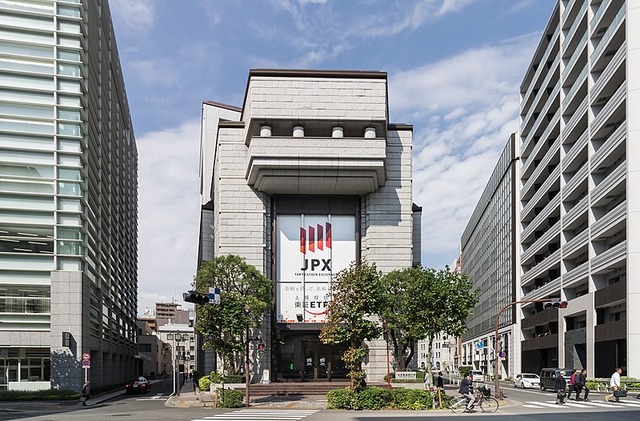 【東証】日経平均株価　一時700円超安　1/4