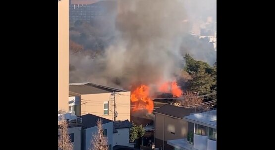 【速報】田中角栄元首相邸が火事で炎上【動画あり】
