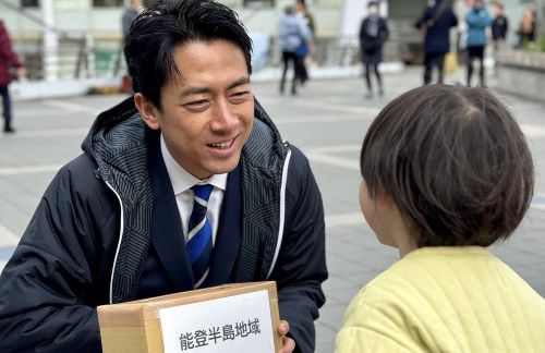 「小泉進次郎さんが能登半島被災者救援の為に募金を募ってる。政治家はこうあるべき」→大荒れしてしまう・・・