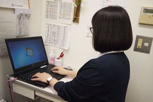 面接にてNPO団体のおばさん「貴方が本当にパソコン使えるかどうか試します」→ヤバすぎる要求に応えられず不合格にされてしまうｗｗｗｗｗｗ