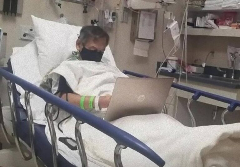 死の間際まで生徒たちのテストの採点をしていた教師、緊急治療室にノートパソコンを持ち込み作業