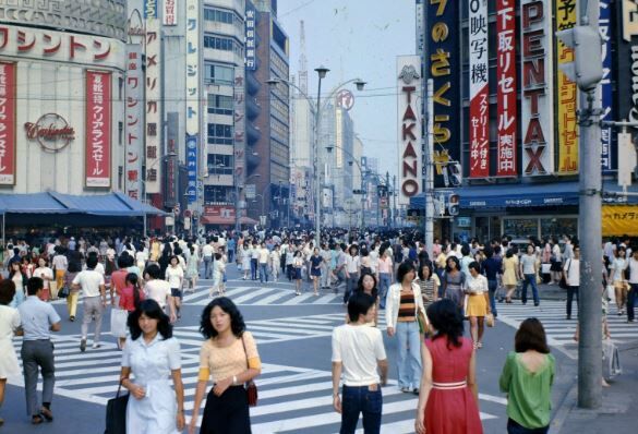 【悲報】Z世代の女性「2000年生まれだけど昭和が大好きです！愛してる！」 ← 昭和生まれのジジババから袋叩きにあってしまう