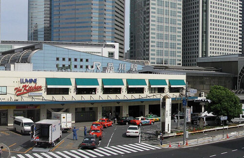【全治2週間】JR品川駅でホームから突き落とされた女性、外傷性くも膜下出血の大けが…犯人の男とは面識なし