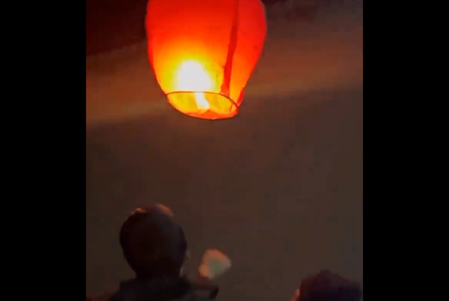 【動画】空に向かって飛ぶはずだったランタンさん、屋根裏に忍び込んで大炎上してしまう…