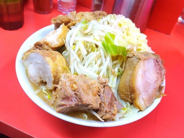 ラーメン二郎、面を茹で始めてから「今から麺少なくできますか？」と言う客に笑顔でOK　→　優しいなと思ってたら予想外の事態にｗｗｗｗ