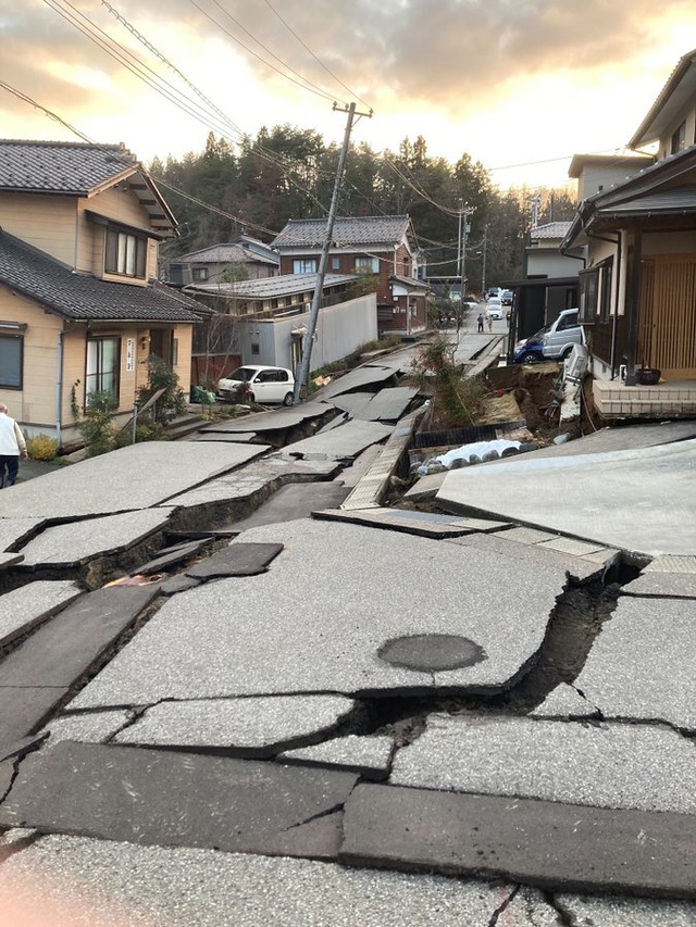 能登半島地震、能登町の宇出津、道路亀裂とかそんなレベルではなかった