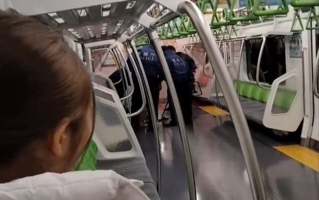 秋葉原駅で刺傷事件発生か、電車内で女性が刃物を振り回した模様