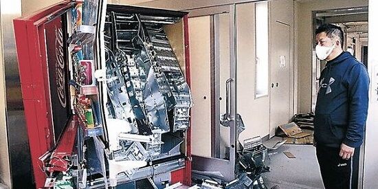 避難所の自販機が破壊された事件、破壊した人が名乗り出て謝罪→コカ・コーラの対応がこちら・・・