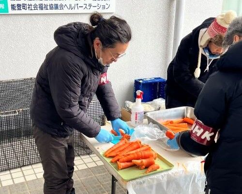 「被災地で取材をしたいなら作業を手伝ってくれと言うと、ほとんどの報道機関は苦笑いして去っていくが、ここの記者だけは毎回手伝ってくれる」