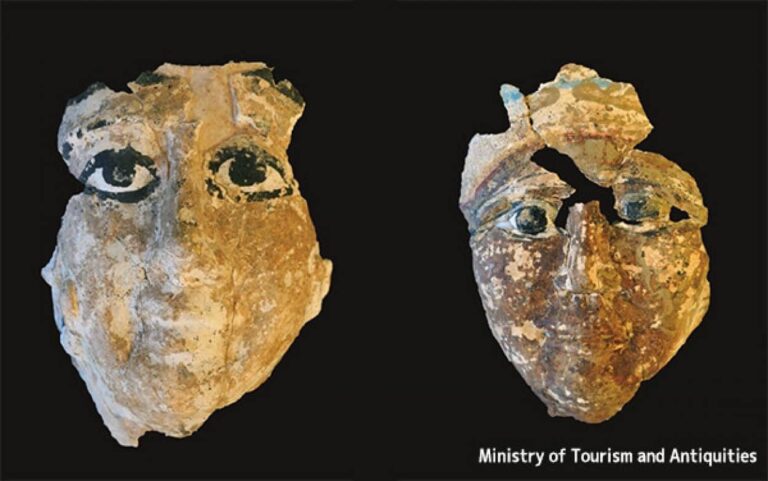カラフルなミイラのマスク。日本とエジプトの調査隊がサッカラで古代エジプト第2王朝の墓を発掘