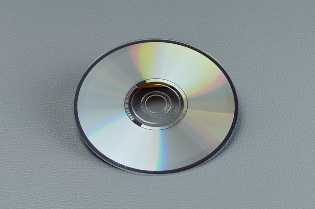 【悲報】円盤さん、オワコン化が止まらない・・・ビックカメラ有楽町店がDVD/ブルーレイ取り扱い終了へ
