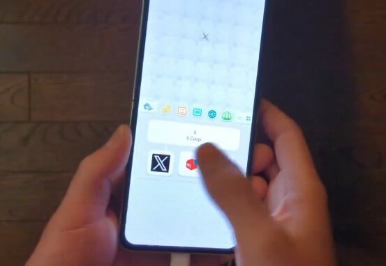 折りたたみスマホを「ニンテンドー3DSっぽくするランチャー」が開発される