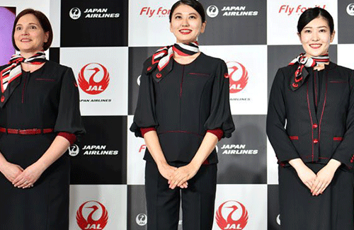 女さん、なぜか上から目線で「CAは全員パンツにスニーカーにしろ」と指摘して炎上