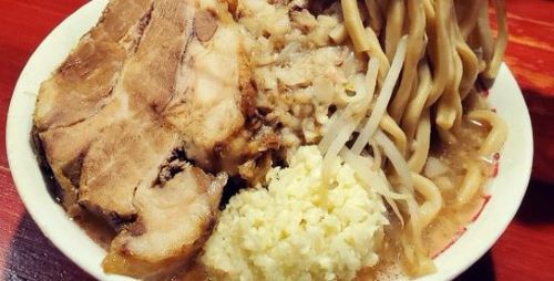 パキスタン人「アッラーは異国の地で緊急避難的に豚を食っても罰しない。二郎、大ブタダブルで」